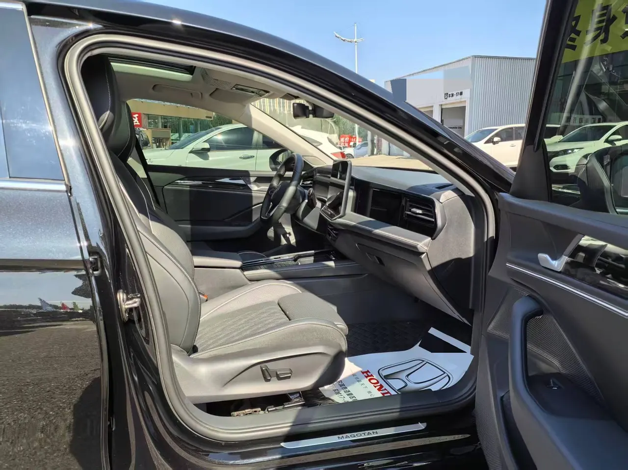 Volkswagen 2024 Magotan 2.0TSI 380TSI Premium Edition Da Mai Bag Automatic Gear 9