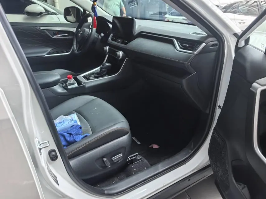 Toyota 2024 RAV4 Rongbo 2.0 Stepless Two-Drive Fashion Plus Edition Automatic Gear 7