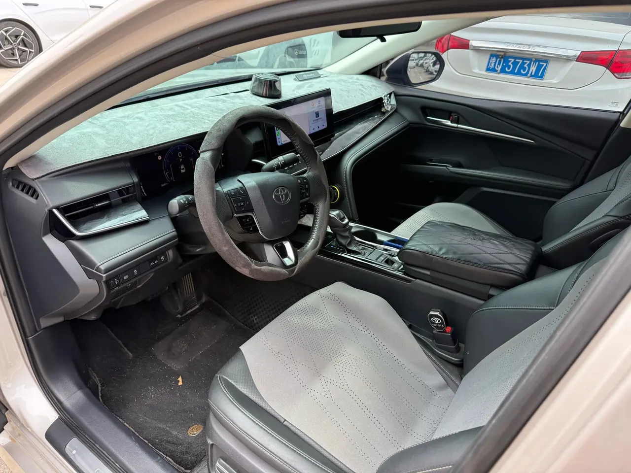 Toyota 2024 Camry 2.0GVP Stepless Deluxe Edition Automatic Transmission 3