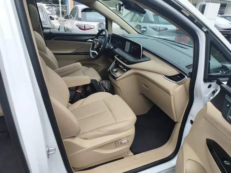 Buick 2025 GL8 Lu Shang 1.5T Premium Edition 7-seat Automatic Gear 4