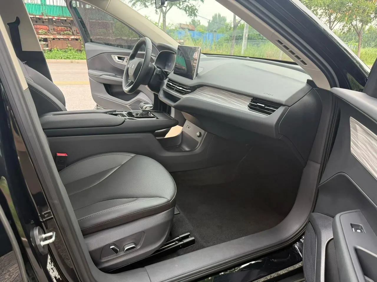 HongQi 2024 E-QM 5 500km Travel Edition Automatic Gear 7
