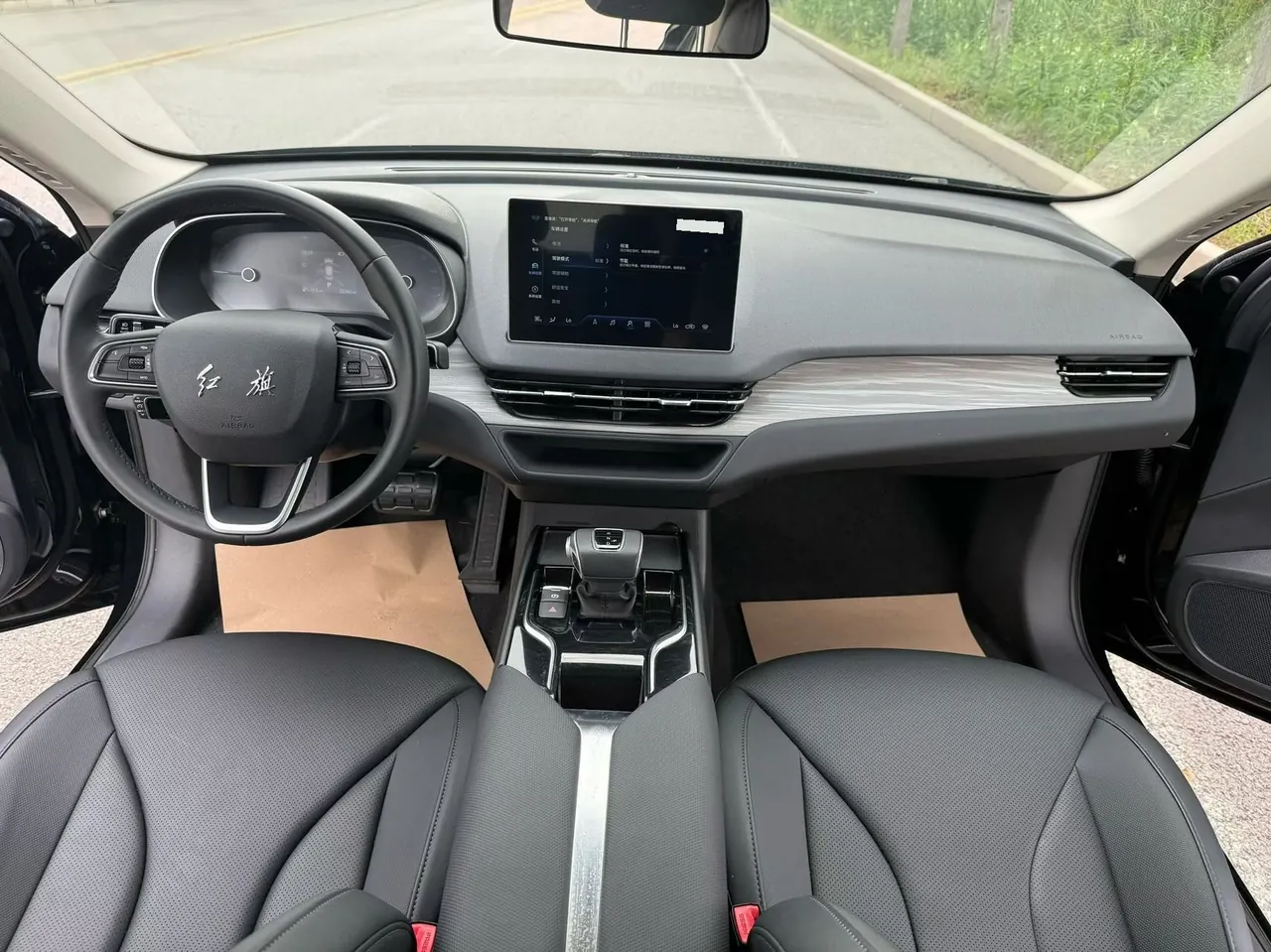 HongQi 2024 E-QM 5 500km Travel Edition Automatic Gear 8