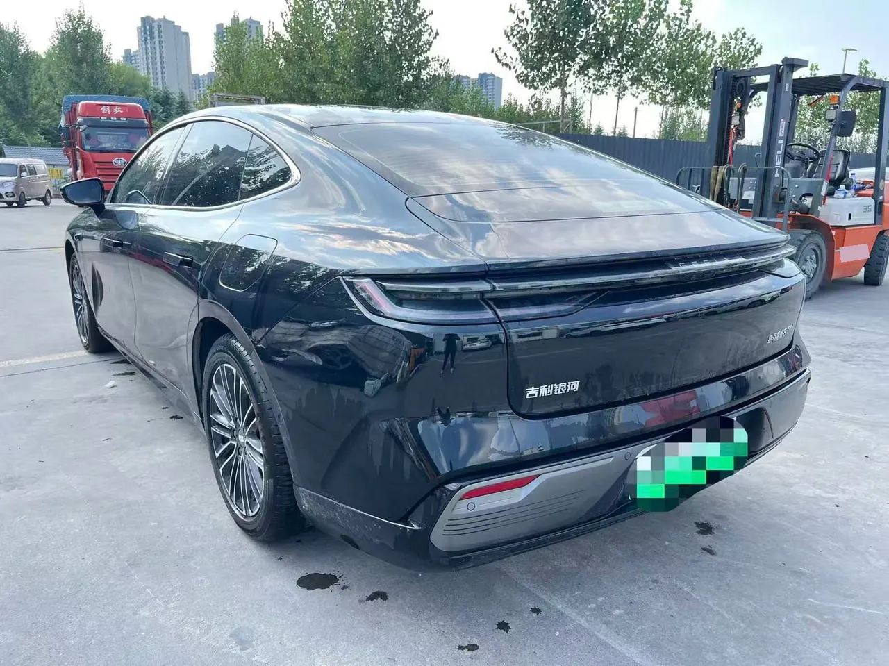 Geely Galaxy 2025 Xingyao 8 EM-i 1.5 130km Premium Edition Automatic Gear 4