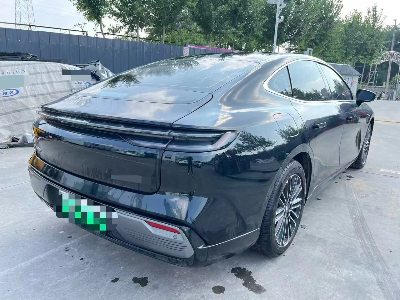 Geely Galaxy 2025 Xingyao 8 EM-i 1.5 130km Premium Edition Automatic Gear 6