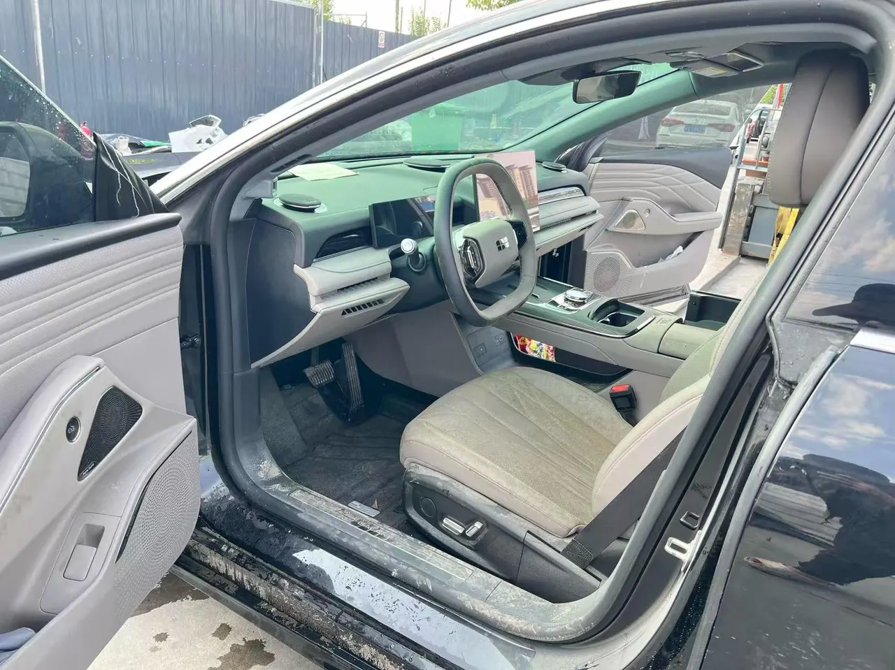 Geely Galaxy 2025 Xingyao 8 EM-i 1.5 130km Premium Edition Automatic Gear 7