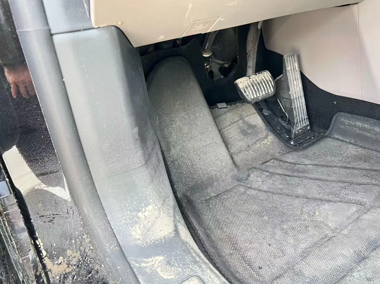Geely Galaxy 2025 Xingyao 8 EM-i 1.5 130km Premium Edition Automatic Gear 8