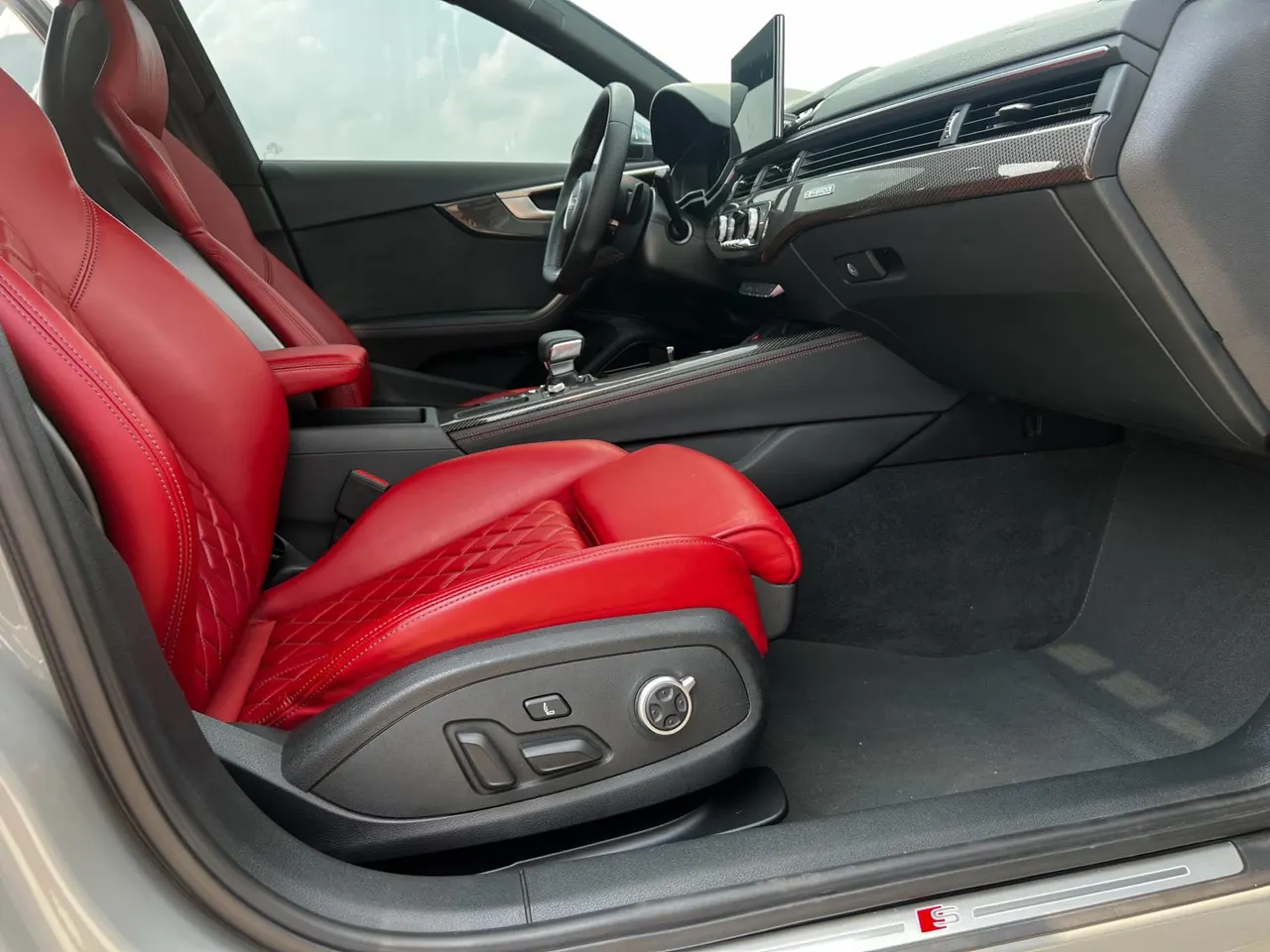 Audi S4 (Imported) 2022 S4 Limousine 3.0TFSI Automatic Gear 16