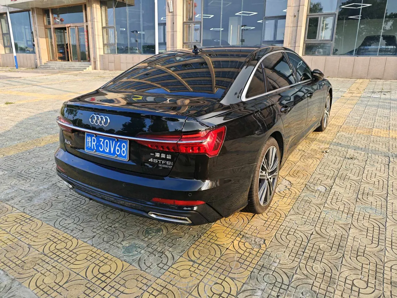 Audi 2021 A6L 2.0TFSI 45TFSI Quattro Selected Dynamic Automatic 10