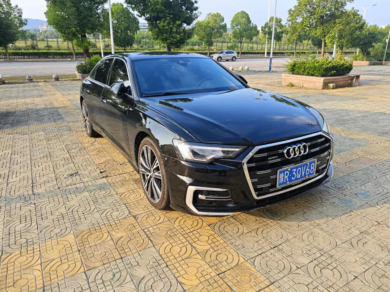 Audi 2021 A6L 2.0TFSI 45TFSI Quattro Selected Dynamic Automatic 3