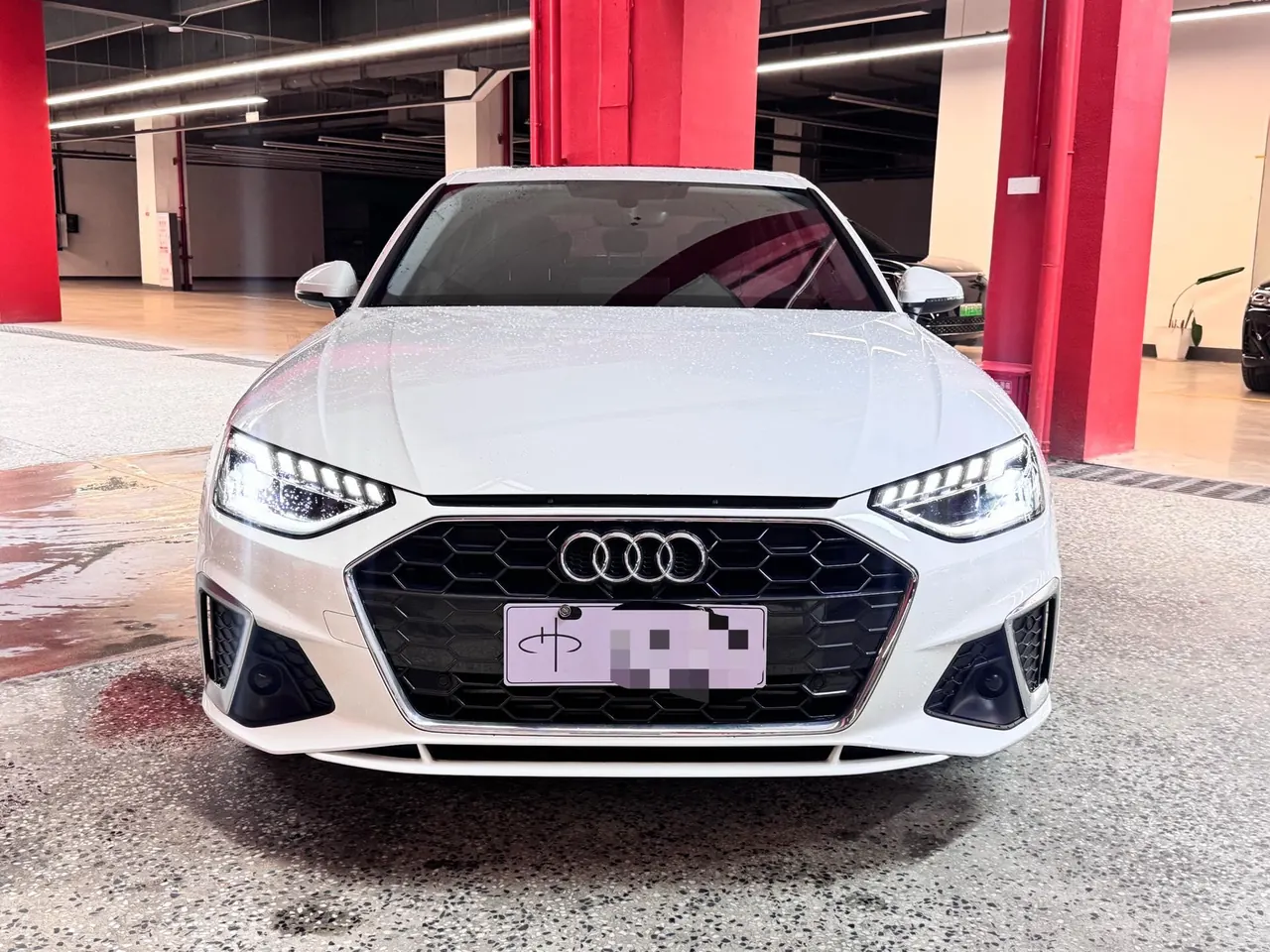 Audi 2024 A4L 2.0TFSI 40TFSI Fashion Dynamic Automatic 2