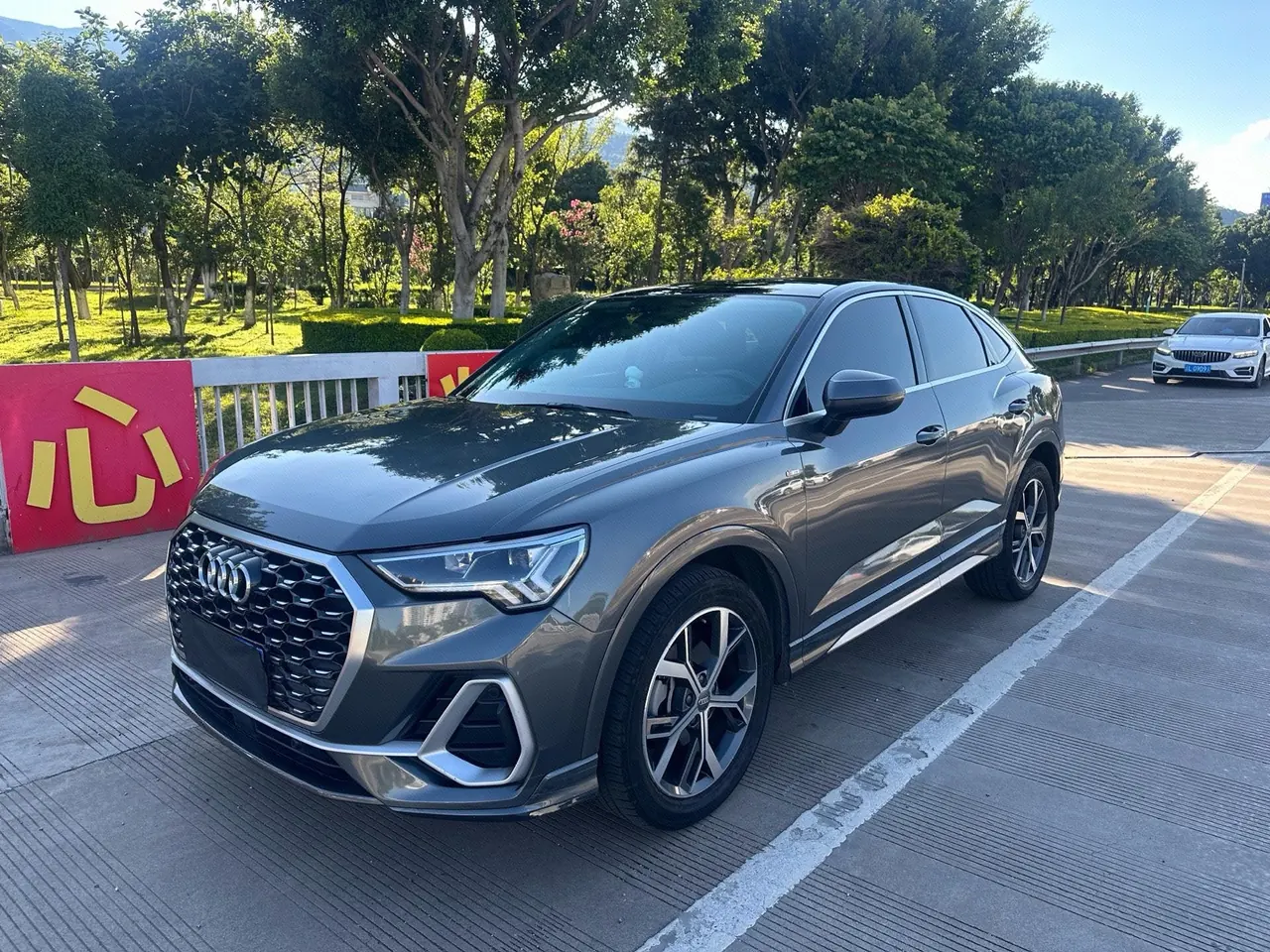 打开图片灯箱:Audi 2021 Q3 Sportback 2.0TFSI 40TFSI into the life version of automatic gear