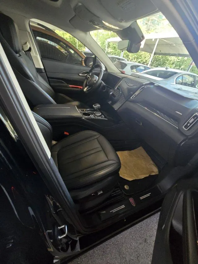 HongQi 2024 HS3 1.5T Good for Edition Automatic Gear 4