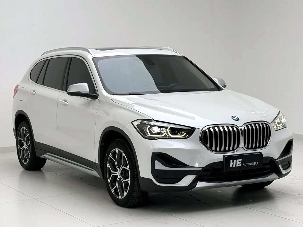 BMW 2022 X1 sDrive20Li 1.5T exclusive automatic gear 4