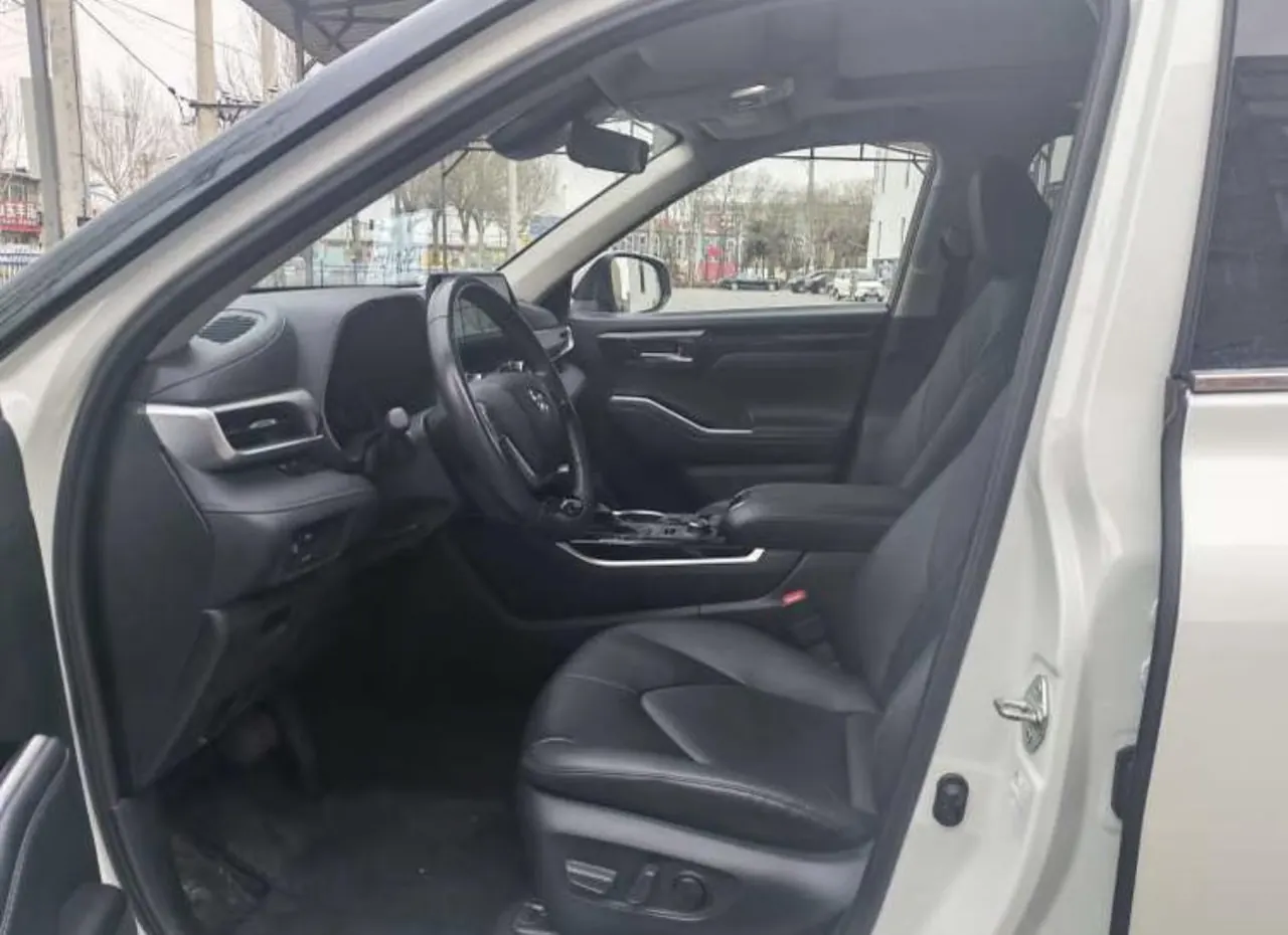 Toyota 2022 Highlander 2.0T 380T 4-wheel drive premium version 7-seat automatic gear 4