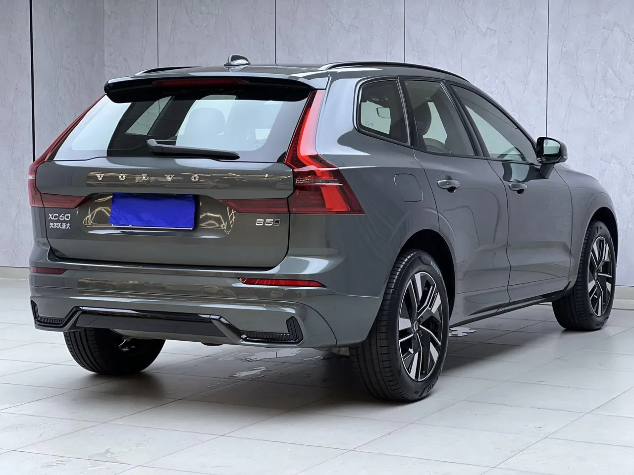 Volvo 2026 XC60 48V 2.0T B5 4WD Zhiyuan Sports Edition Automatic Gear 10