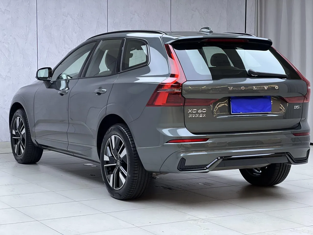 Volvo 2026 XC60 48V 2.0T B5 4WD Zhiyuan Sports Edition Automatic Gear 12