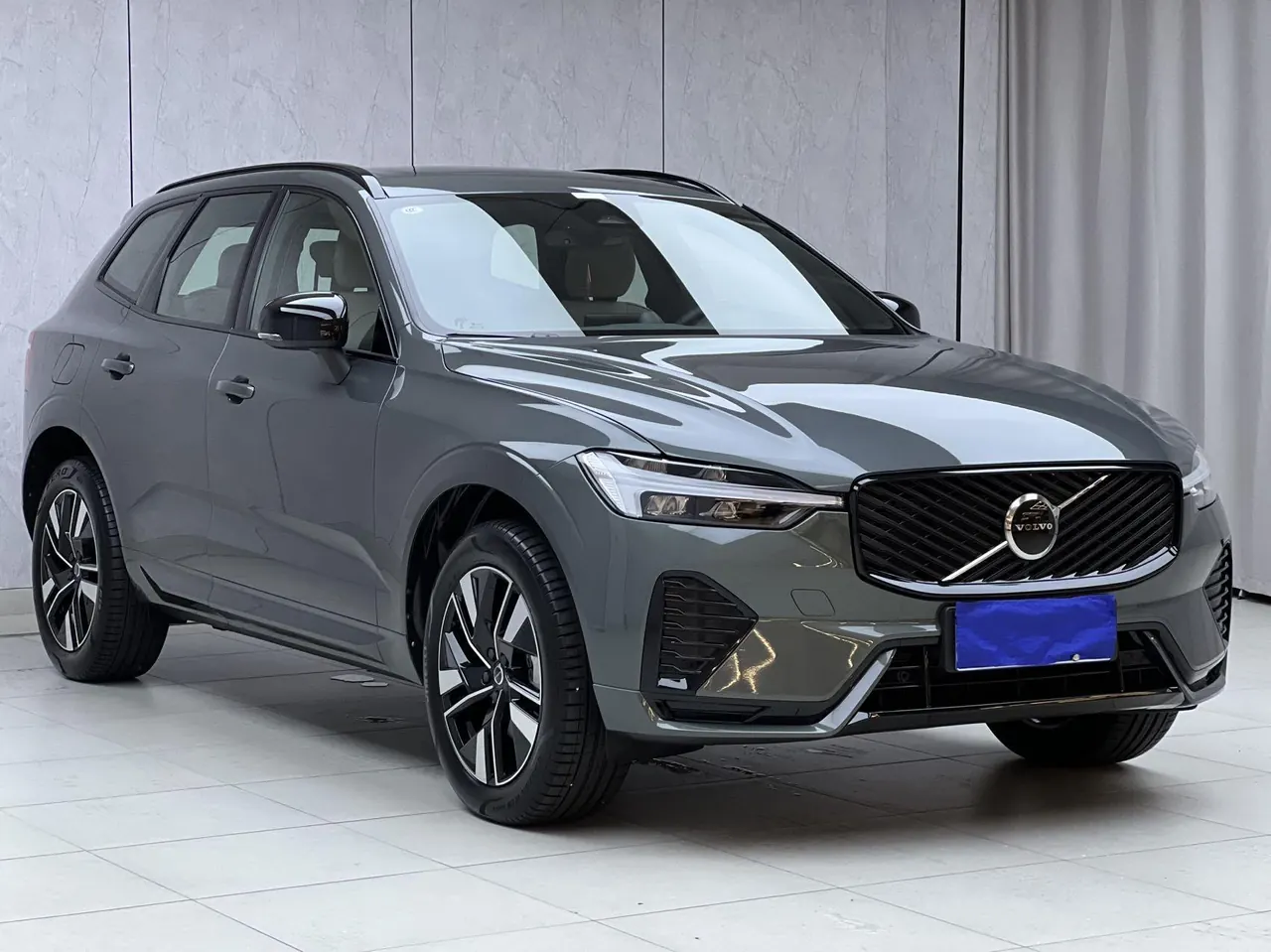 Volvo 2026 XC60 48V 2.0T B5 4WD Zhiyuan Sports Edition Automatic Gear 3