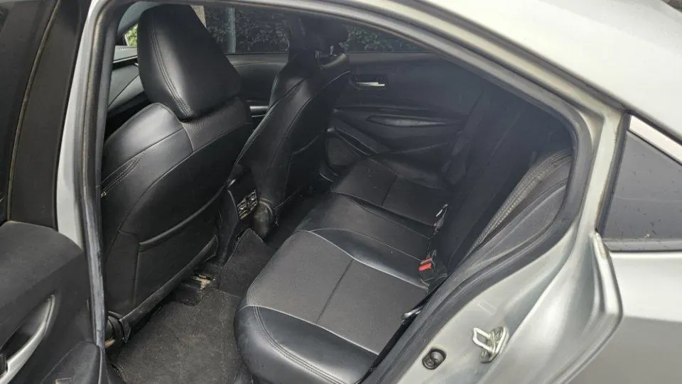 Toyota 2022 Lei Ling Shuangqing 1.8H Stepless Deluxe Edition Automatic Gear 5