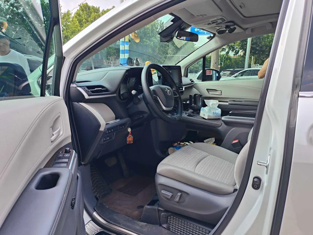Toyota 2024 Sana 2.5 Stepless Comfort Edition Automatic Gear 3