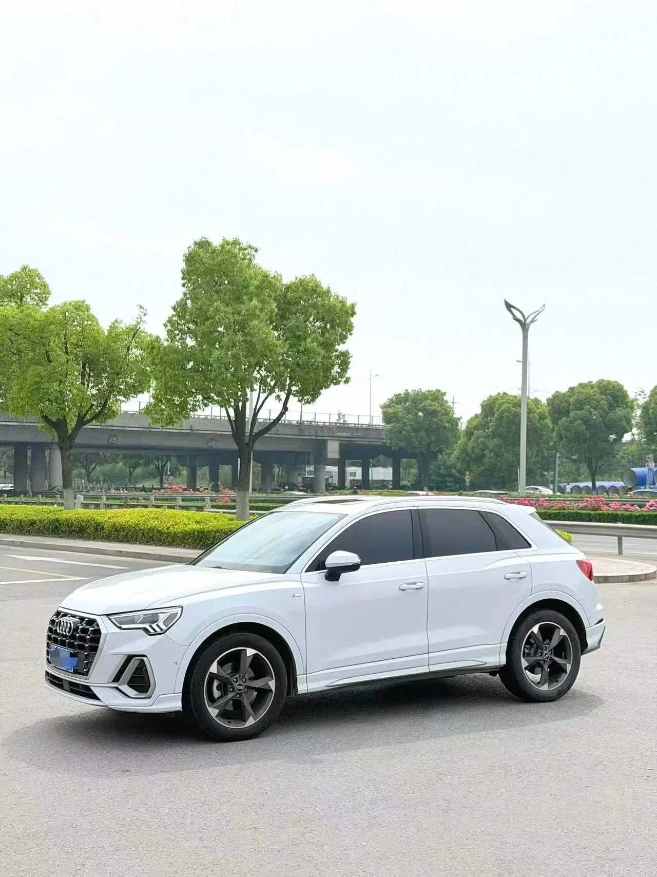 Open image lightbox: Audi 2023 Q3 1.4TFSI 35TFSI Fashion Dynamic Automatic