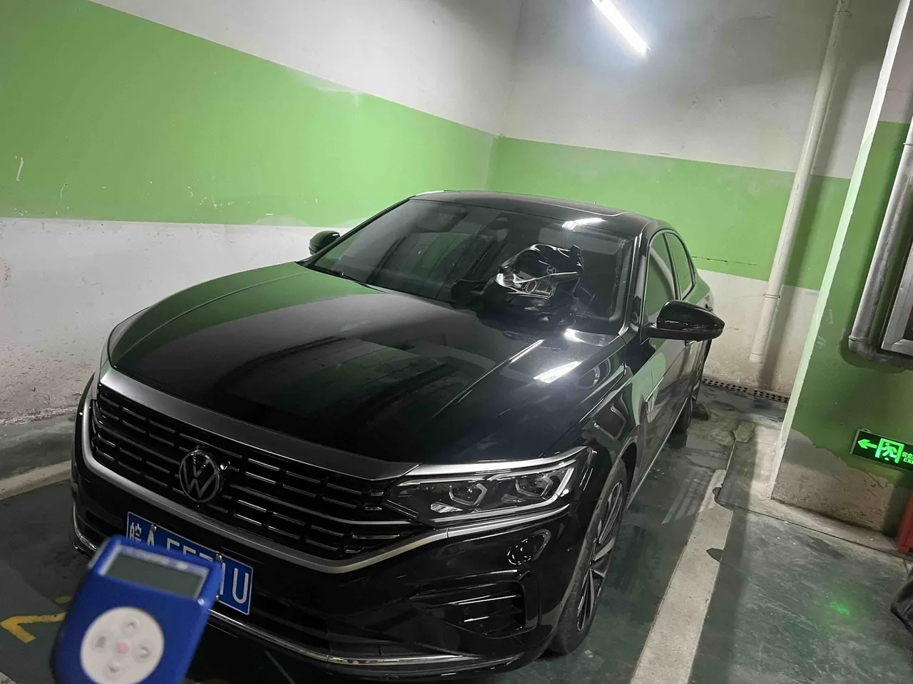 打开图片灯箱:Volkswagen 2023 Passat 2.0TSI 330TSI Deluxe Edition (Modified) Automatic Gear