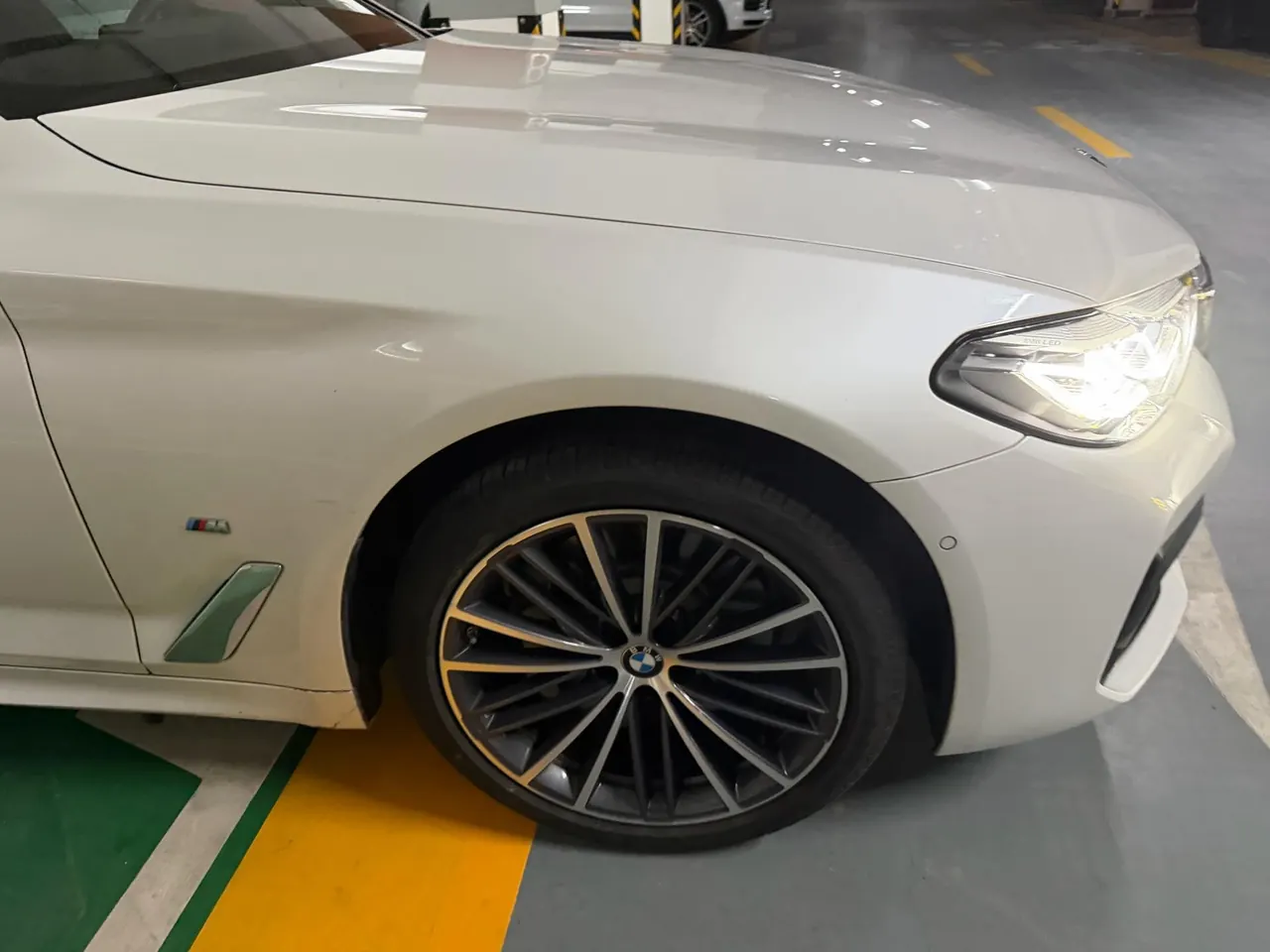 BMW 5 Series 2023 530Li 2.0T Leading M Sports Suit Automatic Gear 3
