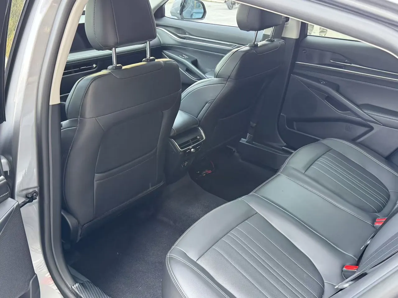 Ford 2025 Mondeo 2.0T EcoBoost Luxury Automatic 10