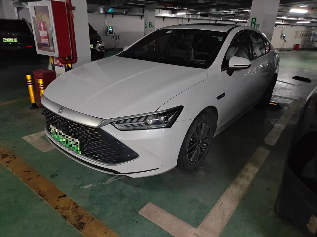Open image lightbox: BYD 2023 Qin PLUS DM-i 1.5 stepless champion version leading 120KM automatic gear