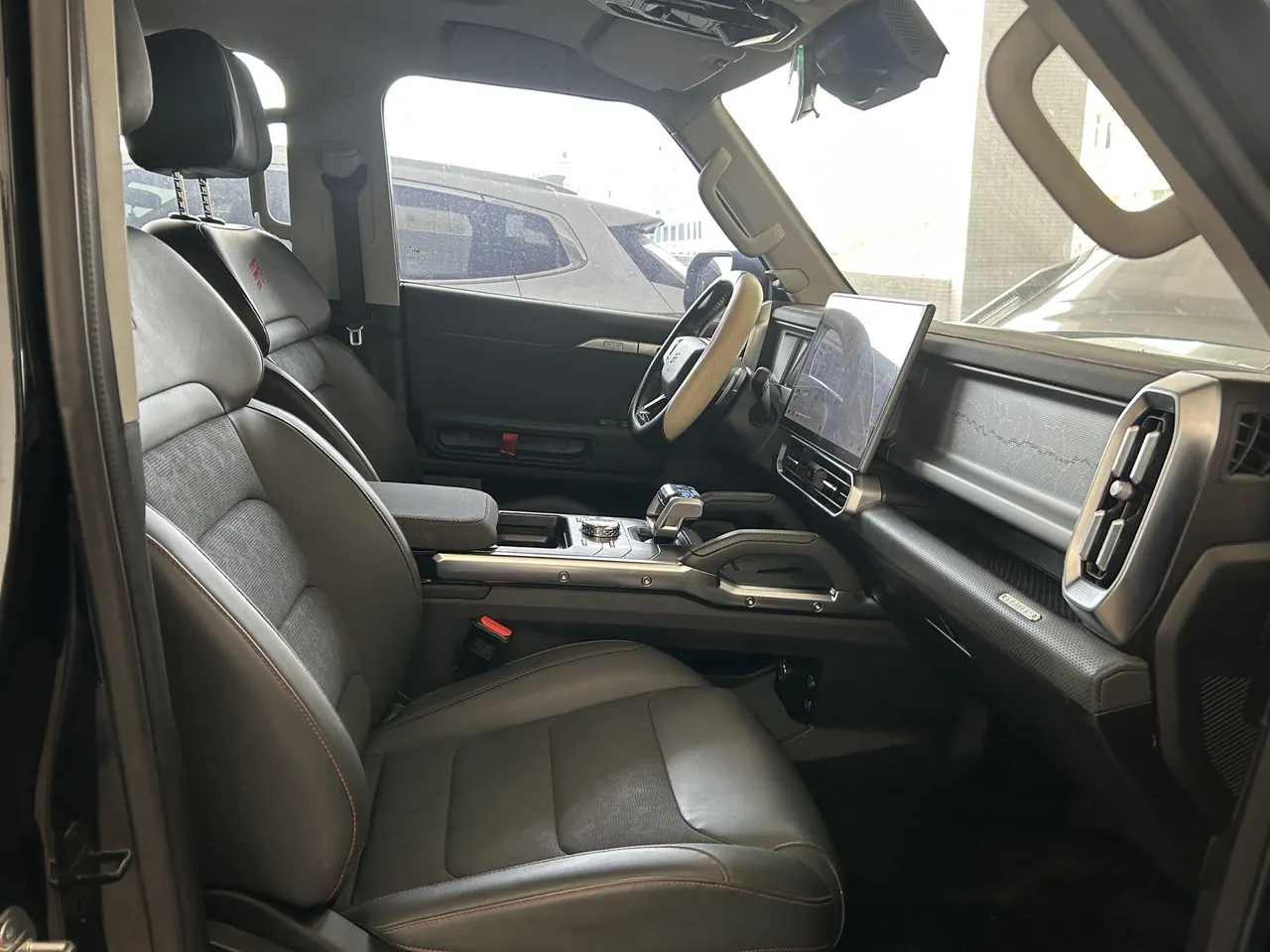 Jetour 2023 Traveler 2.0T Four-wheel Drive Conquers Automatic Gear 5