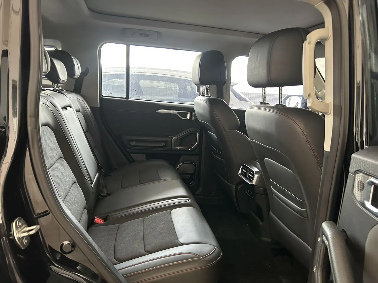 Jetour 2023 Traveler 2.0T Four-wheel Drive Conquers Automatic Gear 6