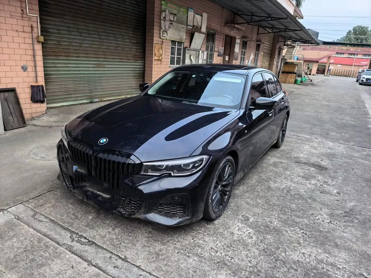 Open image lightbox: BMW 3 Series 2020 325i 2.0T M Sports Suit Automatic Gear