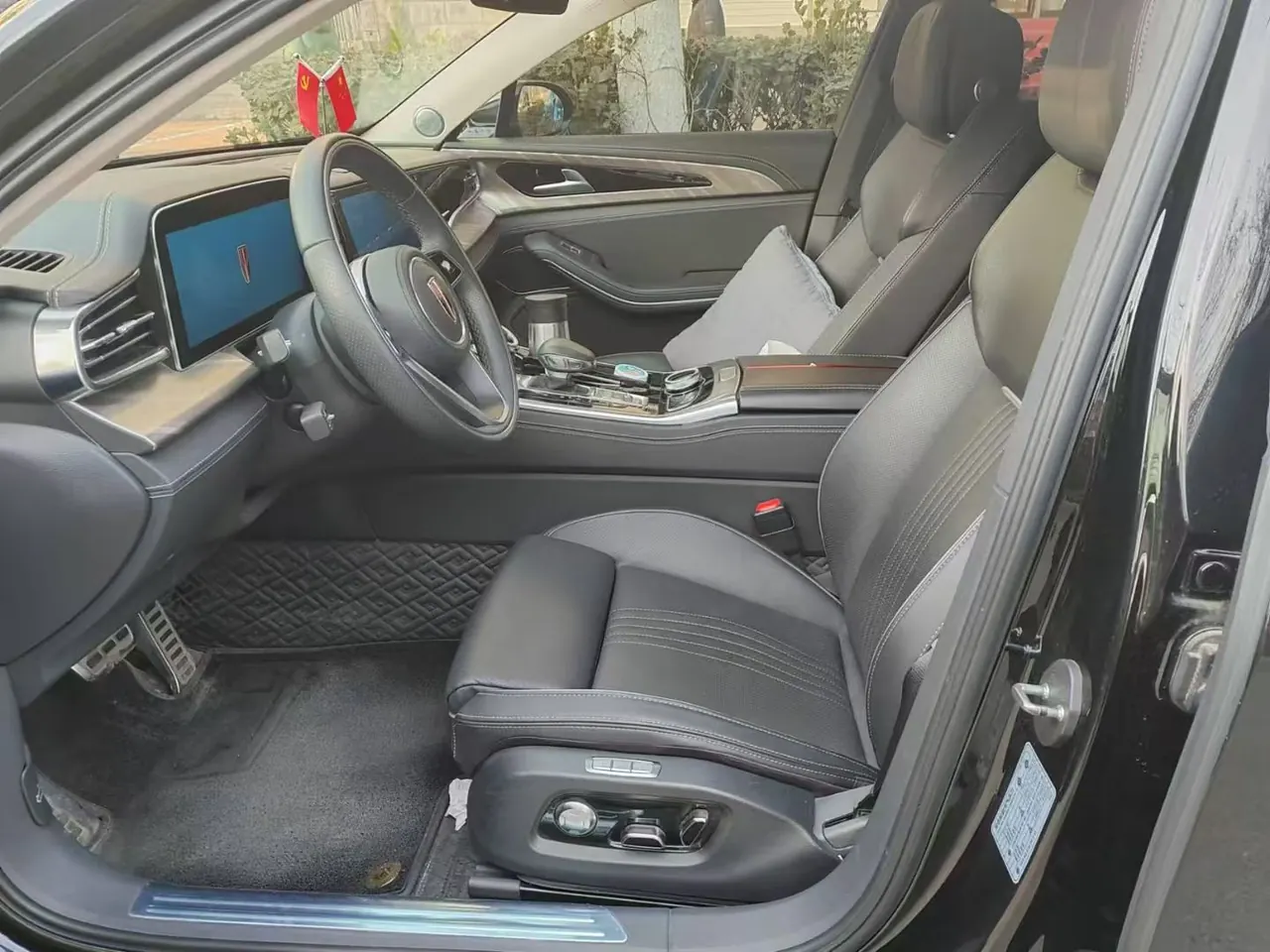 HongQi 2020 H9 48V 2.0T Zhilian Qi Chang Edition Automatic Gear 2
