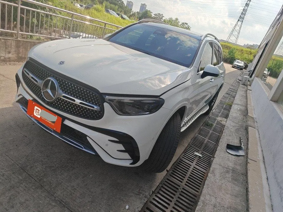 打开图片灯箱:Mercedes Benz 2023 GLC 300 L 4MATIC 48V 2.0T Luxury 7-seat Automatic Gear