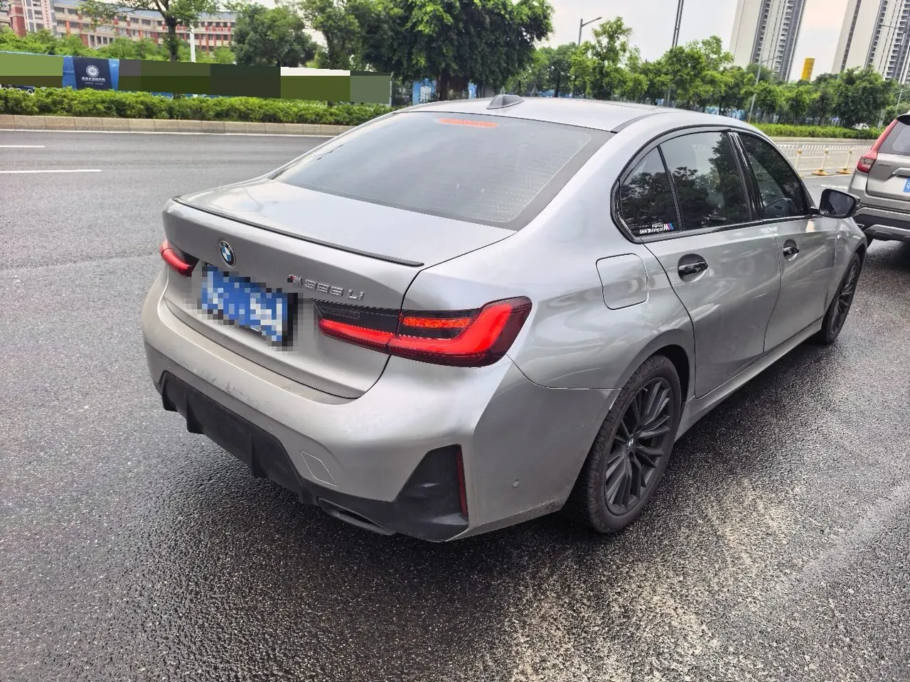 BMW 3 Series 2023 325Li 2.0T M Sports Obsidian Night Suit Automatic Gear 2