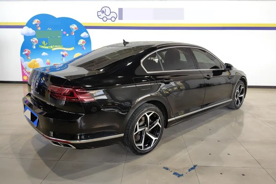 Volkswagen 2023 Magotan 2.0TSI 330TSI 2 million Commemorative Edition Leading Automatic Gear 2