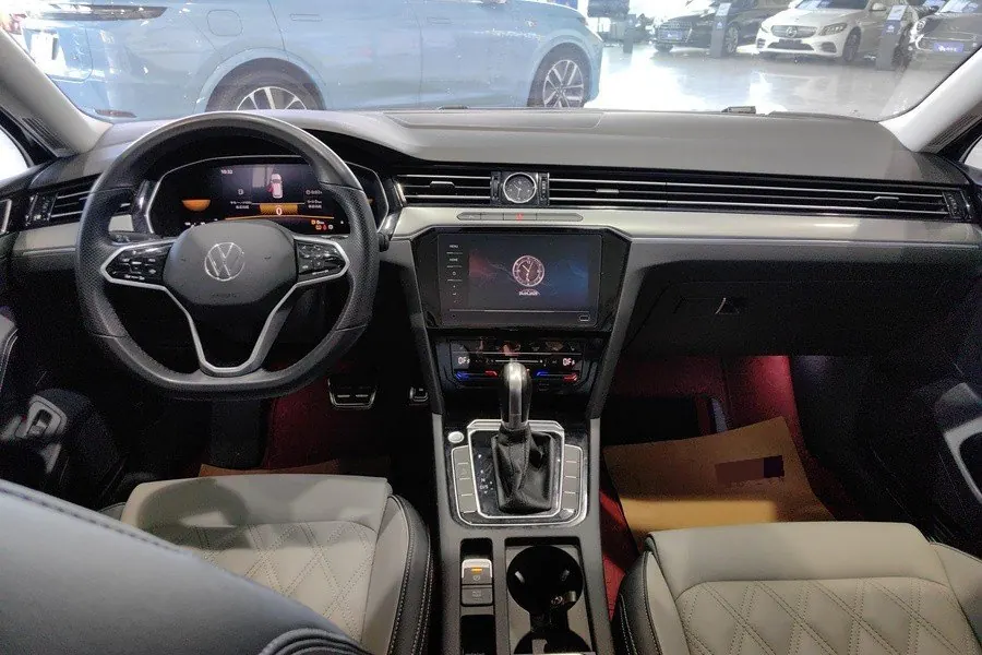 Volkswagen 2023 Magotan 2.0TSI 330TSI 2 million Commemorative Edition Leading Automatic Gear 5