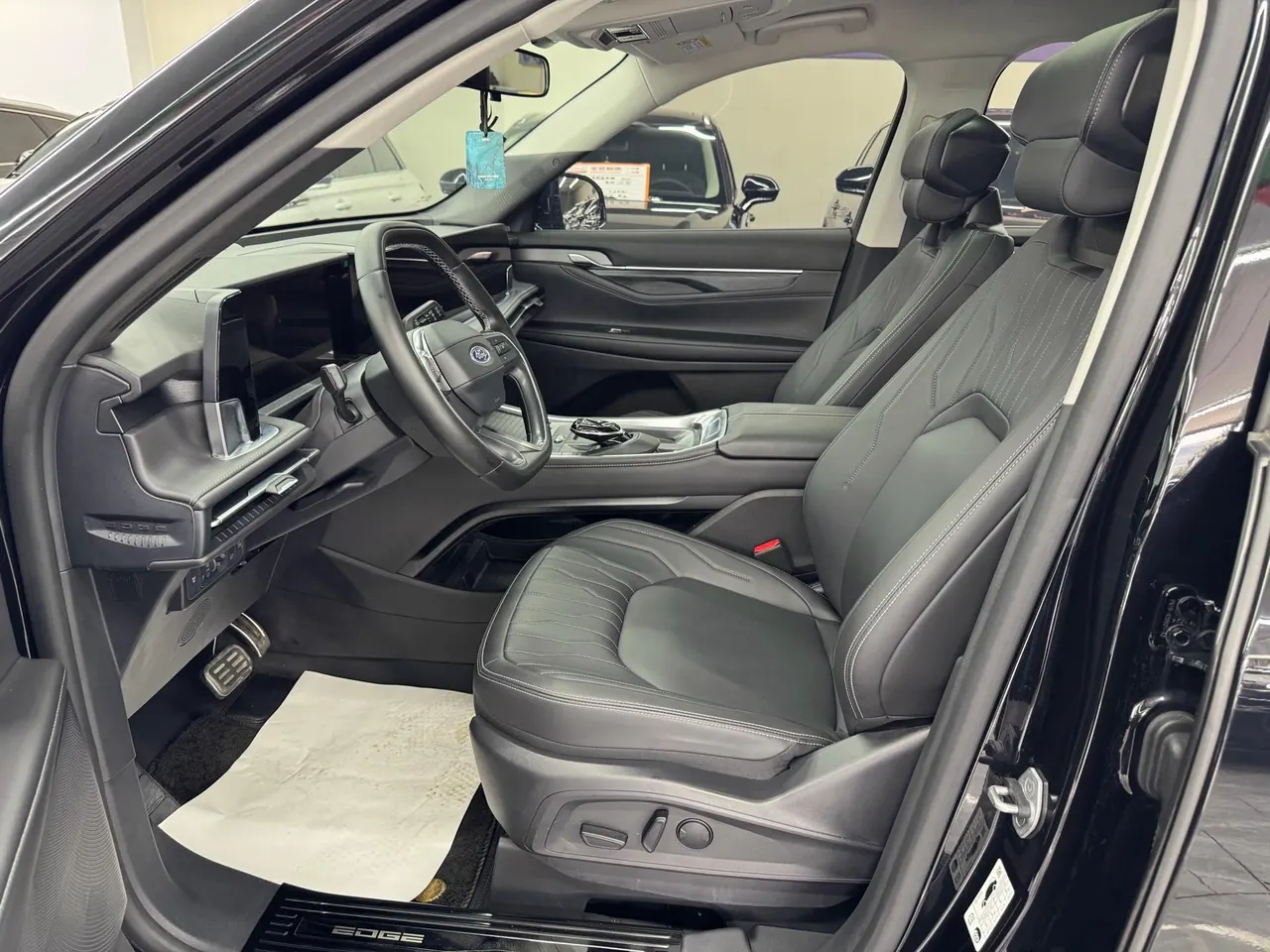 Ford 2025 Ruijie L 2.0T EcoBoost Two-wheel Drive 7-seat Luxury Automatic Gear 6