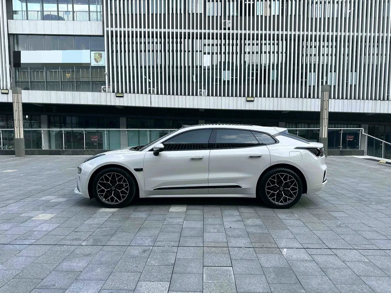 Zeekr 2025 Zeekr 001 WE Edition 95kWh Four-wheel Drive Automatic 3