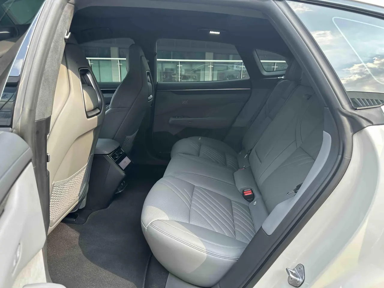 Zeekr 2025 Zeekr 001 WE Edition 95kWh Four-wheel Drive Automatic 7