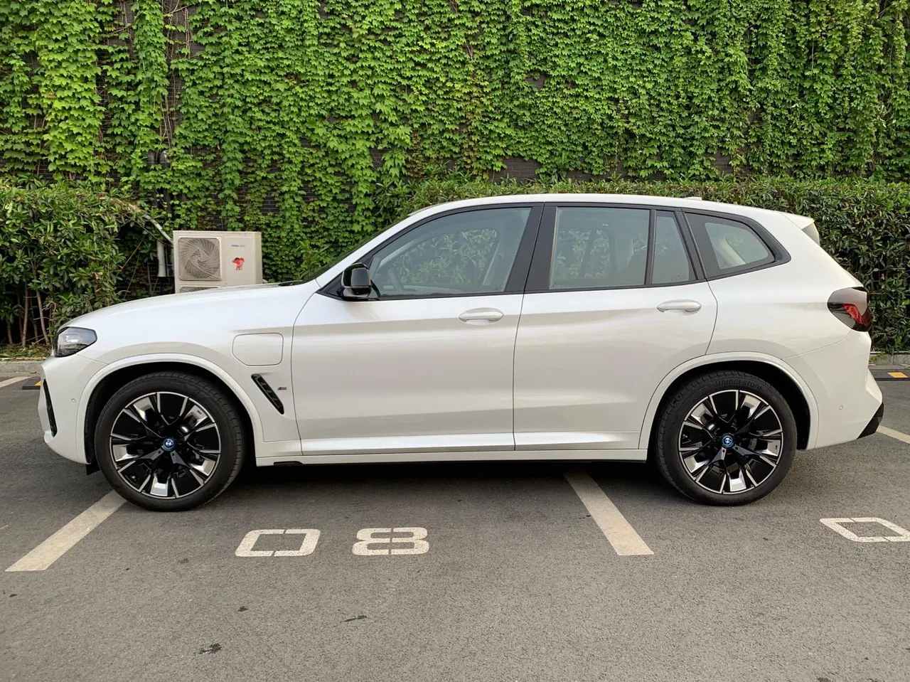 BMW 2023 iX3 Creat Collar Automatic 5