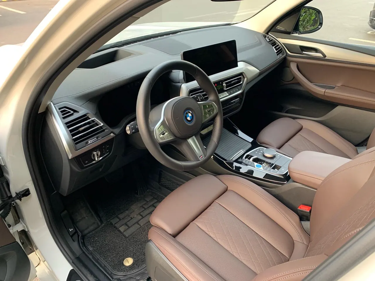 BMW 2023 iX3 Creat Collar Automatic 9