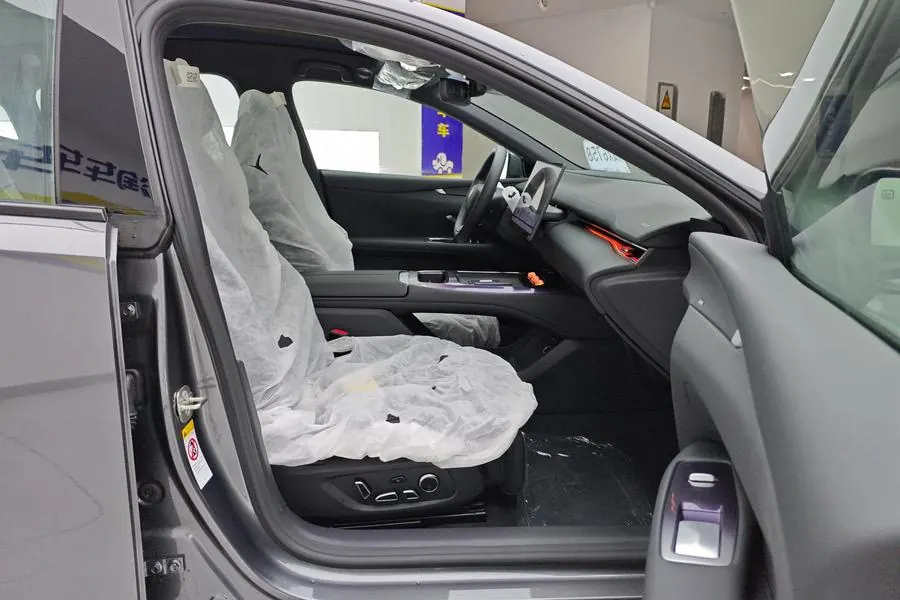 ChangAn Deepal 2025 L 07 230Ultra Deepal Smart Driving AD PRO Range-extended Automatic Gear 5