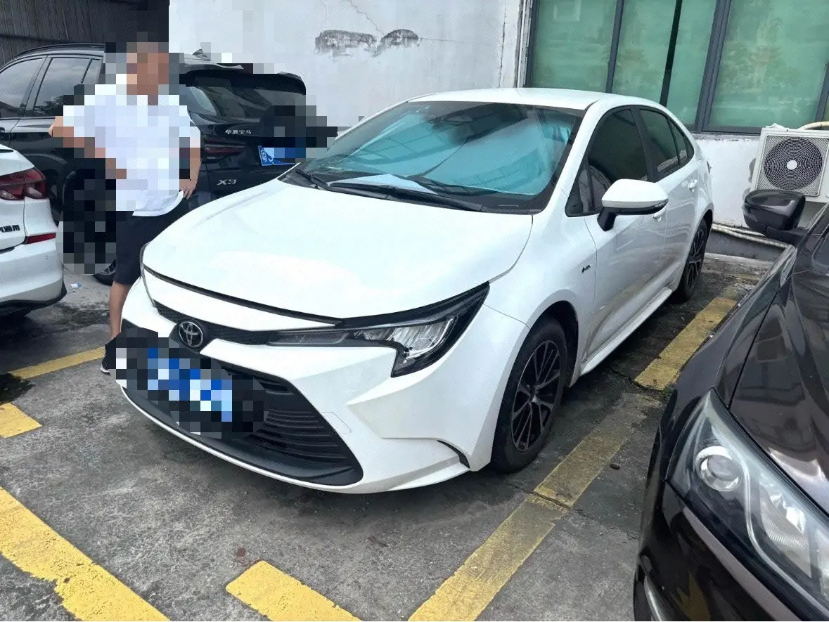 打开图片灯箱:Toyota 2024 Lei Ling Shuangqing 1.8 Stepless Intelligent Electric Hybrid Leading Edition Automatic Gear