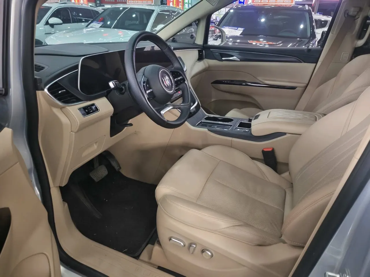 Buick 2025 GL8 Lu Shang 1.5T Premium Edition 7-seat Automatic Gear 2