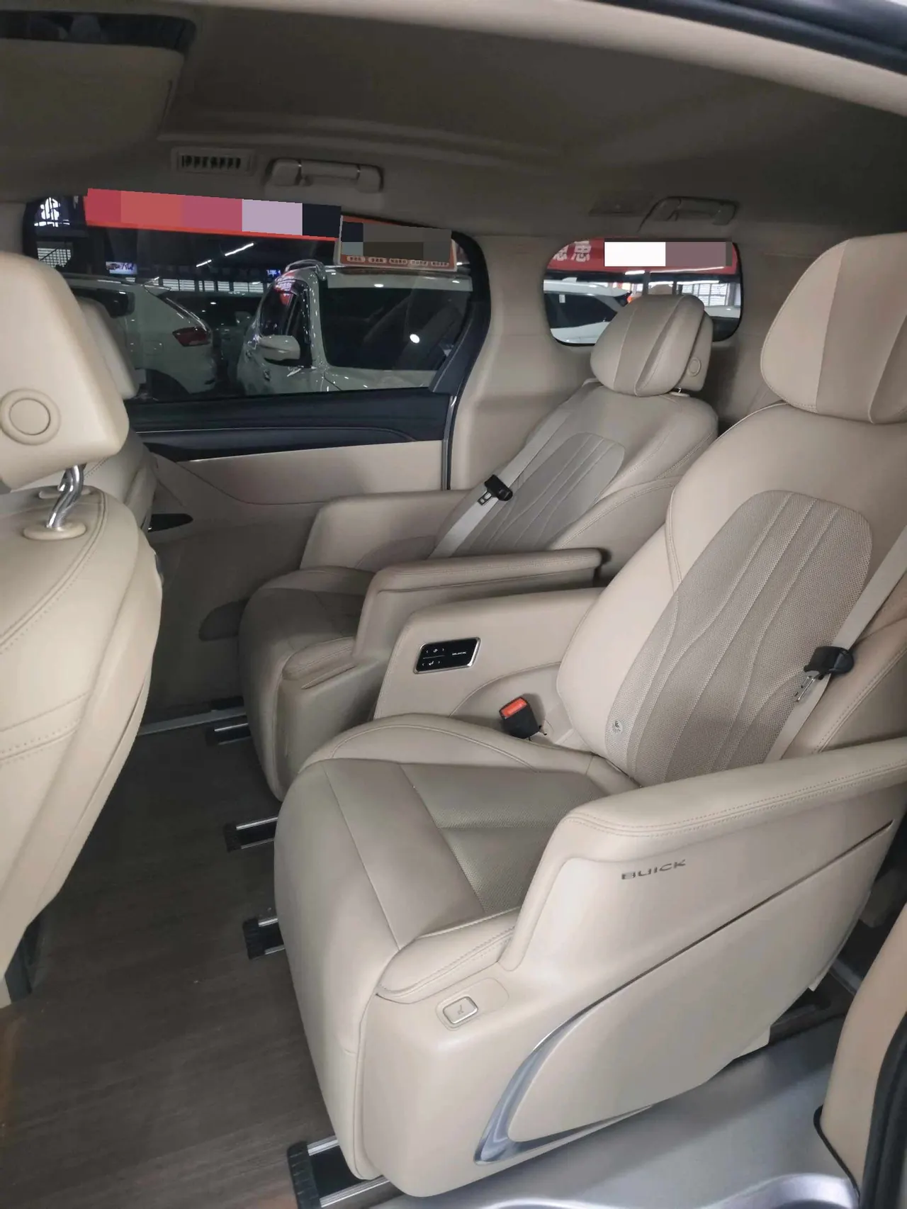 Buick 2025 GL8 Lu Shang 1.5T Premium Edition 7-seat Automatic Gear 3