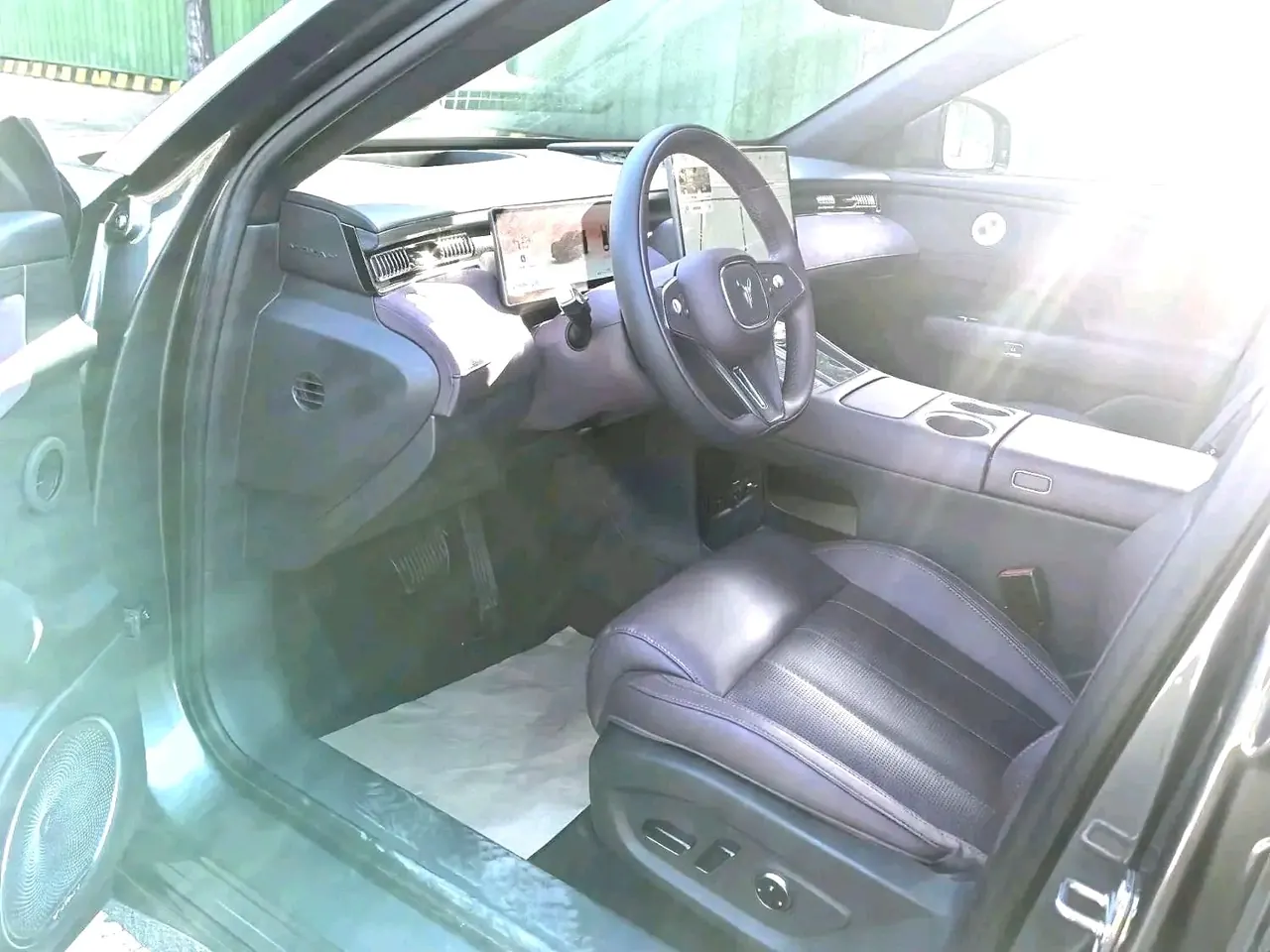 Voyah 2025 FREE Rear Drive Dry Kun Edition Automatic Gear 3