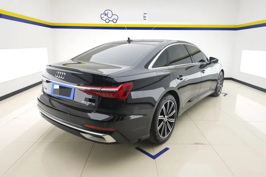 Audi 2024 A6L 2.0TFSI 45TFSI Quattro Selected Dynamic Automatic 2