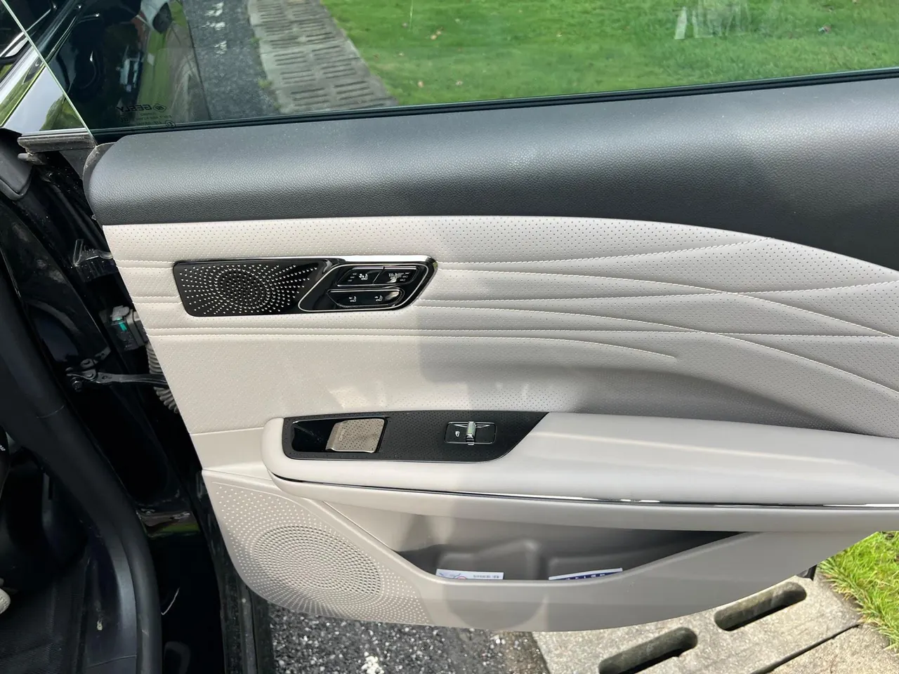 Geely Galaxy 2025 Xingyao 8 EM-i 1.5 130km Premium Edition Automatic Gear 6