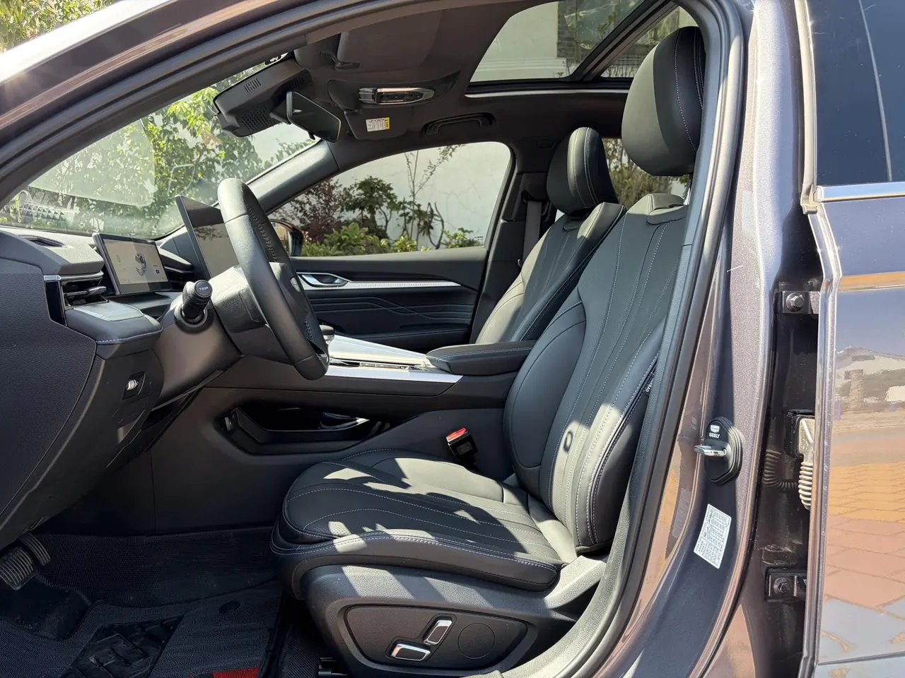 Geely 2025 Star Rui 1.5TD Oriental Obsidian Kunlun Edition Automatic Gear 6