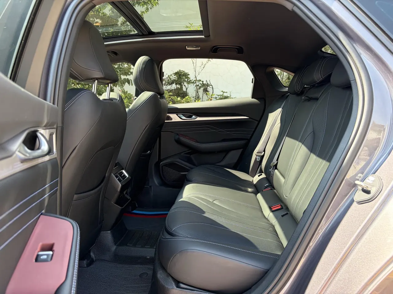Geely 2025 Star Rui 1.5TD Oriental Obsidian Kunlun Edition Automatic Gear 7